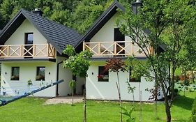 Domki pod lasem Gorce z kominkiem i jacuzzi